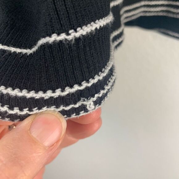 Tommy Hilfiger Women's Pullover Long Sleeves Loose Sweater Size M-L - Picture 4 of 8